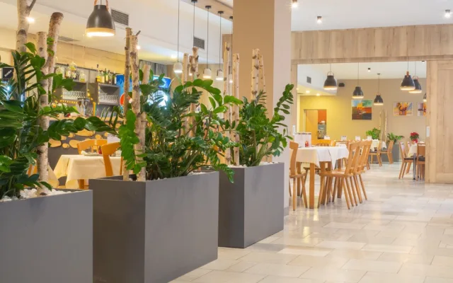 Kvalitní poctivá kuchyně, prostory pro jakoukoliv akci a kompletní servis. To je prostějovská restaurace U Tří bříz