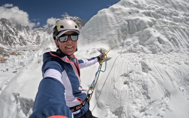 Lékařka Eva Perglerová úspěšně zdolala nejvyšší horu světa Mount Everest jako teprve třetí Češka