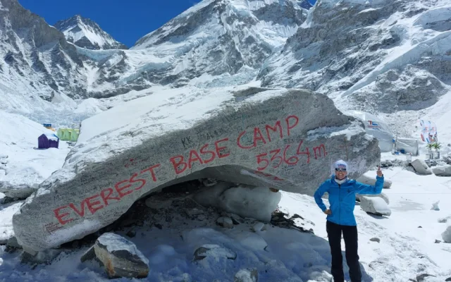 Lékařka Eva Perglerová úspěšně zdolala nejvyšší horu světa Mount Everest jako teprve třetí Češka
