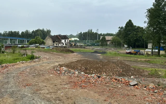 VIDEO: Stavba posledního úseku D1 pokračuje. Kompletně hotové jsou skrývky ornice