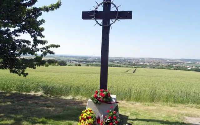 Od masakru na Švédských šancích uplynulo 78 let. Přerov přivítá zvony, na kterých jsou jména dětských obětí
