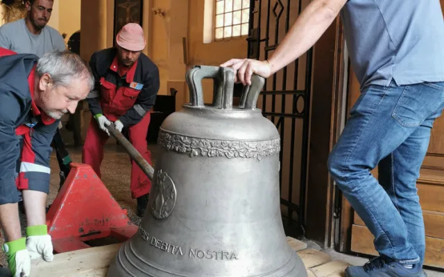 Od masakru na Švédských šancích uplynulo 78 let. Přerov přivítá zvony, na kterých jsou jména dětských obětí