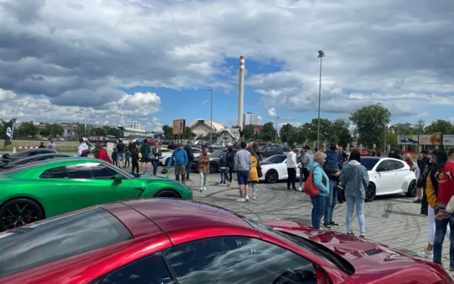 Super Ride Car Fest přiveze před Šantovku luxusní kousky. Projeďte se ve sporťáku