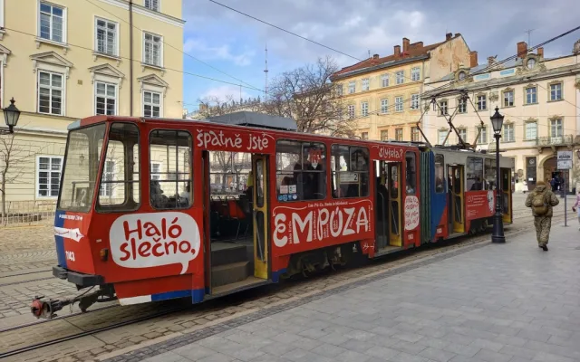 Kyjev se snaží žít, říká šéfka místního Českého centra. Sirény a evakuace jsou ale na denním pořádku