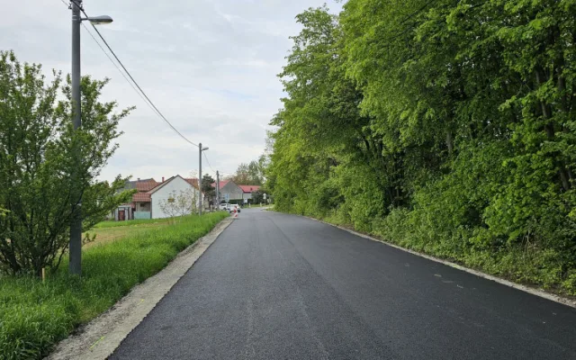 Silničáři opravili komunikaci, kterou zničily nákladní automobily při stavbě D1 v Přerově