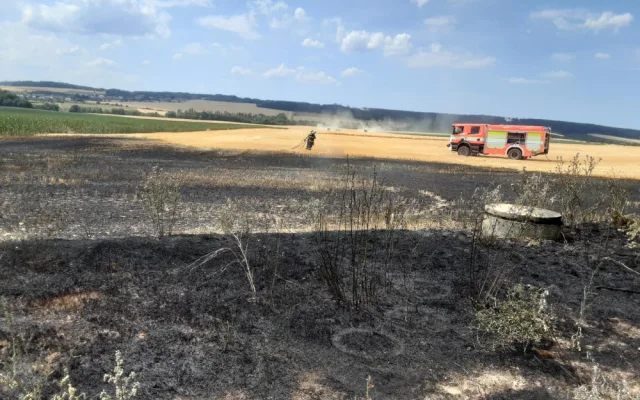 Olomoucký kraj sužují požáry, naposledy dnes ráno hořelo v Oskavě. Hasiči jsou na pokraj vyčerpání