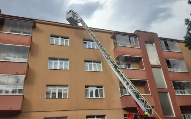 Požáry polí a pak řádění bouřky. Vichr vyvrátil na Prostějovsku stromy na dva kostely