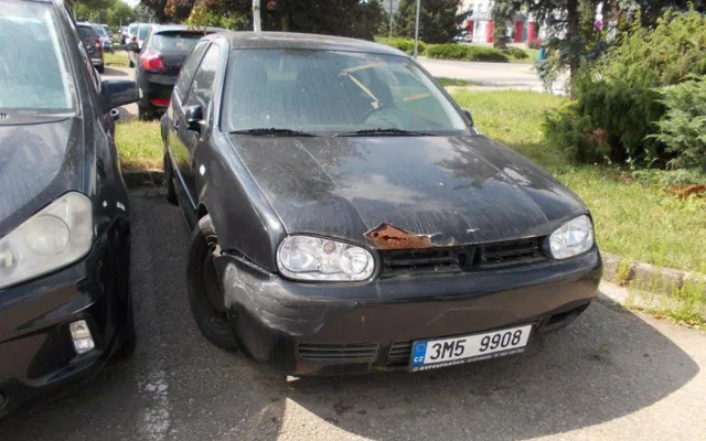 Prostějov chystá první dražbu odtažených aut bez STK. Cena začíná na tisícovce