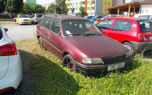 Prostějov chystá první dražbu odtažených aut bez STK. Cena začíná na tisícovce