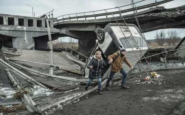 Otřesné svědectví o ruské agresi na Ukrajině přinese výstava fotografií v Olomouci. Má název Bojují i za nás