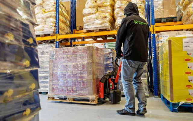 Spoluprací s potravinovými bankami nasytí PENNY stovky lidí denně