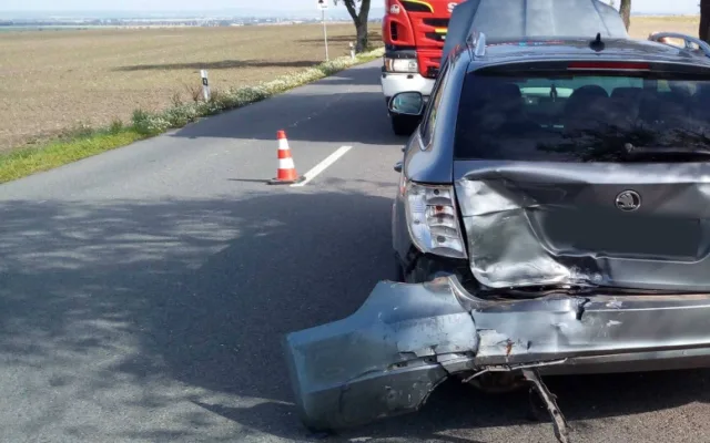 U Němčic nad Hanou se srazila dvě auta. Jsou čtyři zranění, z toho tři děti. Na místo letěl vrtulník