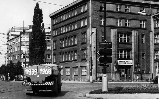 Pětapadesáté výročí okupace v srpnu 1968 si dnes Olomouc připomene v Červeném kostele