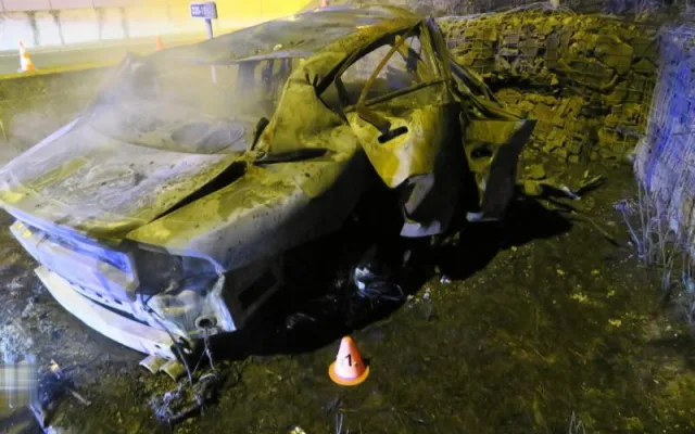 Řidič amerického sporťáku havaroval na D35 na Olomoucku. V autě uhořel