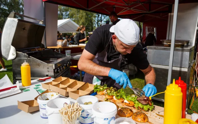 TIP NA VÍKEND: Jak chutná Lošov? Domácí festival jídla a pití se koná již pošesté