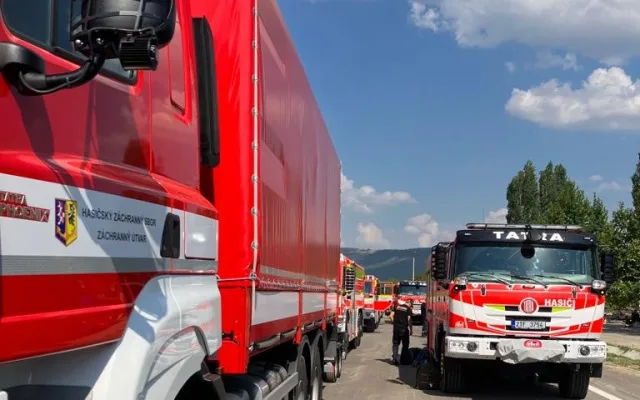 Dřina a nekončící boj. Hasič z Přerova popisuje své zkušenosti z hořícího Řecka