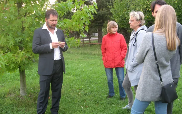Minulost Vrahovic je uzavřená kapitola, budoucnost je otevřená kniha. Místní spolek oslavil dvacet let