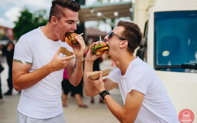 O víkendu před Šantovkou proběhne oblíbený Burger Street Festival. Těšte se na šťavnaté burgery!