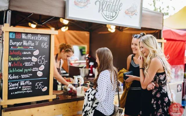 O víkendu před Šantovkou proběhne oblíbený Burger Street Festival. Těšte se na šťavnaté burgery!