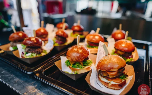 O víkendu před Šantovkou proběhne oblíbený Burger Street Festival. Těšte se na šťavnaté burgery!