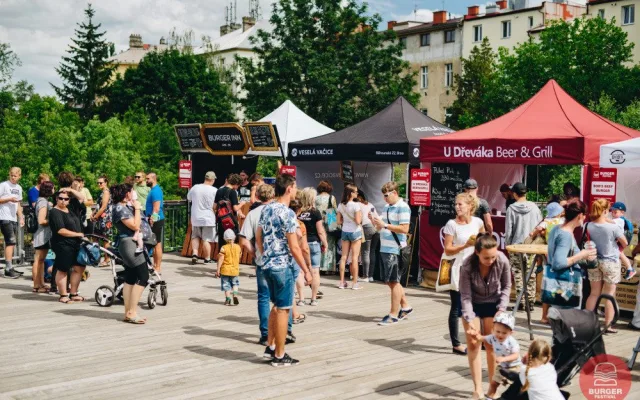 O víkendu před Šantovkou proběhne oblíbený Burger Street Festival. Těšte se na šťavnaté burgery!