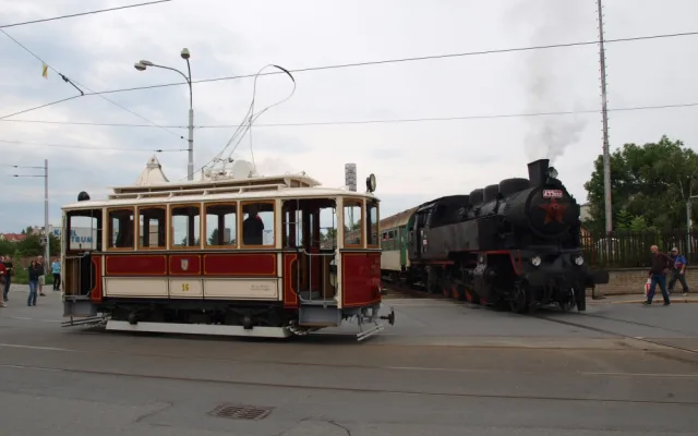 Do Olomouce se po 24 letech vrací historická tramvaj číslo 16. Stála v depozitáři Technického muzea v Brně