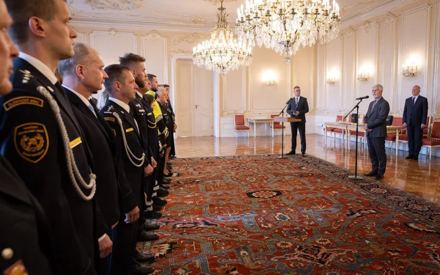Vždy připraven k zásahu. Hasič ze Zábřehu dostal cenu na Pražském hradě, v létě pomáhal u nehod na dráze