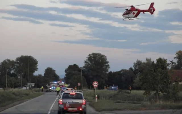 Osmasedmdesátiletý řidič nedal u Mostkovic přednost. Tři lidé skončili v nemocnici, škoda je 350 tisíc