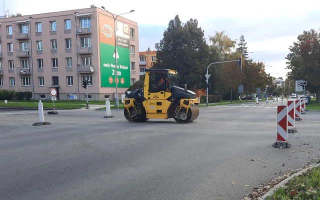 Opravy průtahu Olomoucí přinesou další komplikace. Křižovatka na třídě Svornosti bude do konce týden úplně uzavřená