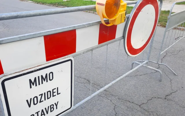 Opravy průtahu Olomoucí přinesou další komplikace. Křižovatka na třídě Svornosti bude do konce týden úplně uzavřená
