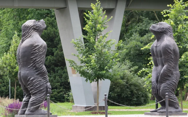 Coby součást festivalu Sculpture Line se v Olomouci objevily i další sochy.
