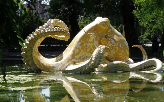Coby součást festivalu Sculpture Line se v Olomouci objevily i další sochy.