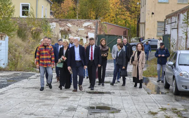 Prezident Pavel zavítal do továrny na flanelové košile. Náš nejlepší influencer, děkovali majitelé