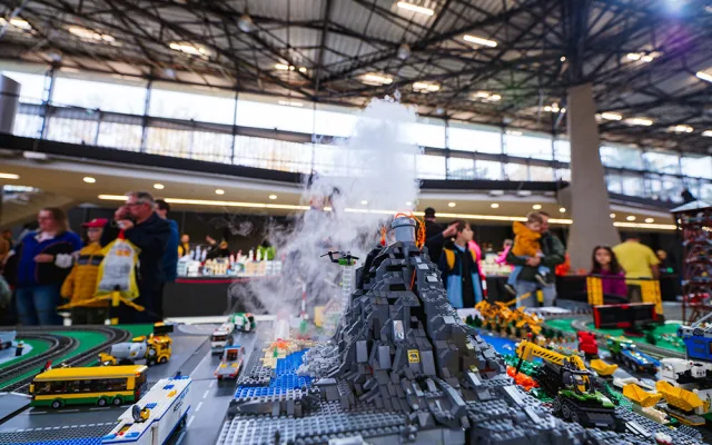 Interaktivní modely i obří stavby. Olomoucké výstaviště se promění ve Svět kostek