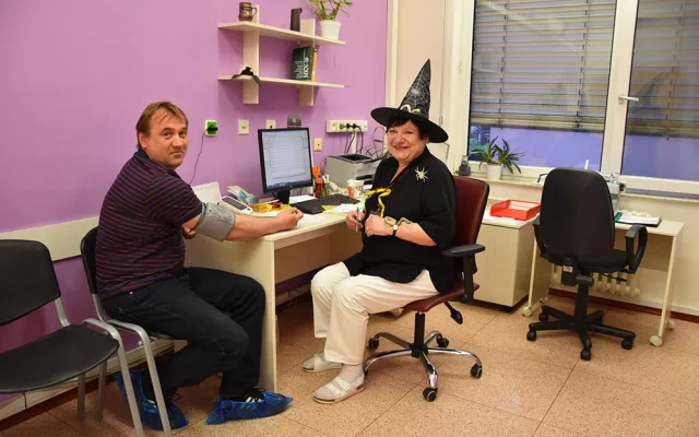 Zemřela oblíbená lékařka z olomoucké transfuzky. Ivana Sulovská pomáhala dárcům krve i mladým kolegům