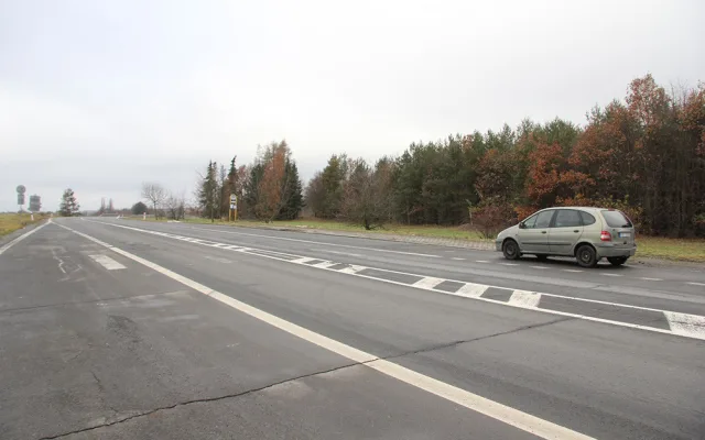 Ukradený katalyzátor i baterie, provrtaná nádrž. Dva dny opuštěné auto na Olomoucku zřídil zloděj