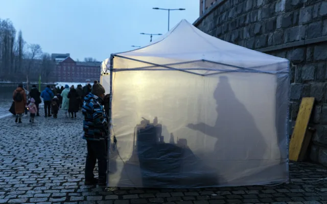 Slabá elektřina na olomoucké náplavce? Soustavu prověřil vyšší odběr při vánočních trzích