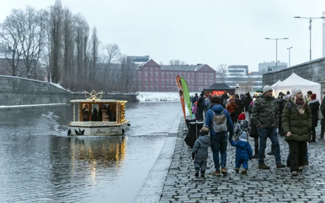 Slabá elektřina na olomoucké náplavce? Soustavu prověřil vyšší odběr při vánočních trzích