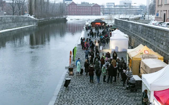 Slabá elektřina na olomoucké náplavce? Soustavu prověřil vyšší odběr při vánočních trzích