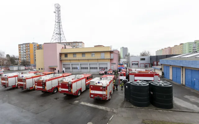 FOTOGALERIE: Nová budova i předávání cisteren dobrákům. Hasiči z kraje získali lepší zázemí a techniku