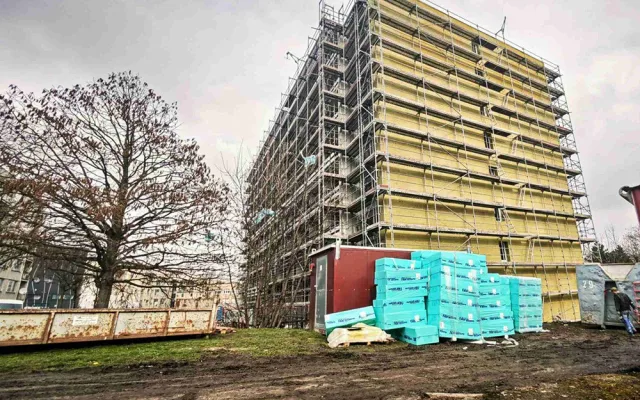 Batman zmizel za izolací. Olomoucká nemocnice modernizuje dětskou kliniku i ubytovny