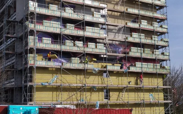 Batman zmizel za izolací. Olomoucká nemocnice modernizuje dětskou kliniku i ubytovny