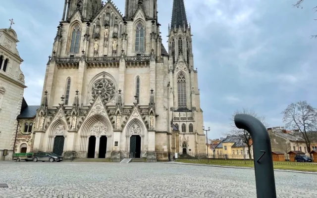 V Olomouci začal fungovat nový Poesiomat. Slyšet lze Plíhala, Kryla, Krobota, ale i básně Jiřího Wolkera
