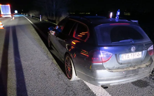 U Olšan se v noci dvakrát po sobě bouralo. Nejprve havarovalo BMW, poté do dodávky narazil Renault