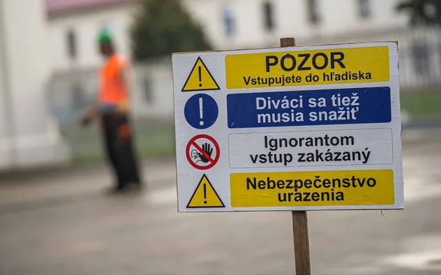 Novocirkusový festival v Olomouci nabídne úchvatná představení v letním kině i akrobacii na bagru