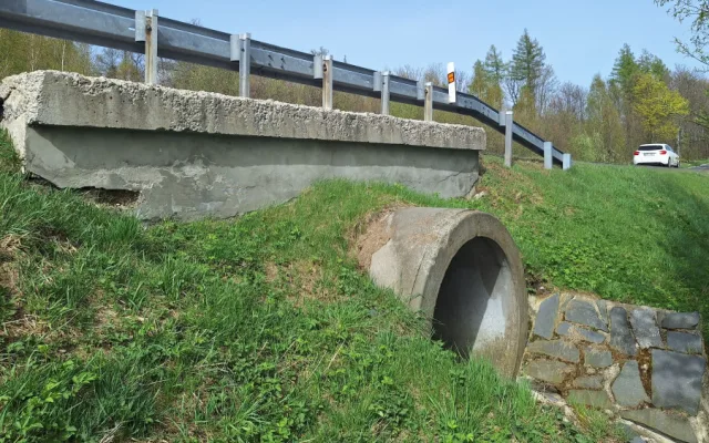 Oprava propustků za Šternberkem zkomplikuje dopravu na hlavní trase na Opavu. Potrvá do konce června
