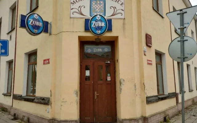 Inspekce zavřela pivnici v Přerově. Soupis nedostatků měl 17 odrážek