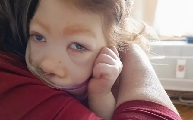 Syn má poškozený mozek a nedožije se rána, řekli Tereze po porodu. Míša teď oslaví tři roky a mamince dává velkou sílu