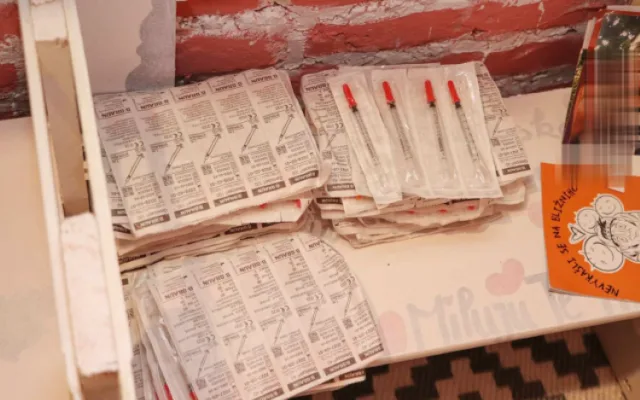 Přerovští kriminalisté rozprášili organizovaný gang výrobců pervitinu. Prodal drogy za tři čtvrtě milionu