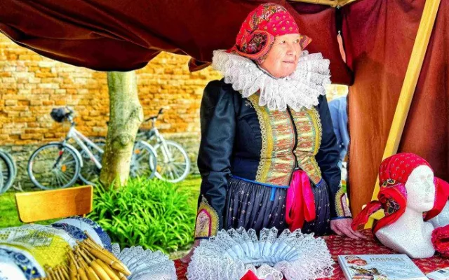 TIP NA VÍKEND: Hanácké muzeum v Příkazích poprvé zájemcům nabídne krojovou poradnu
